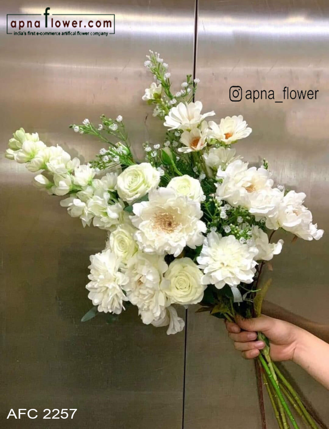 15 stick White flower bouquet